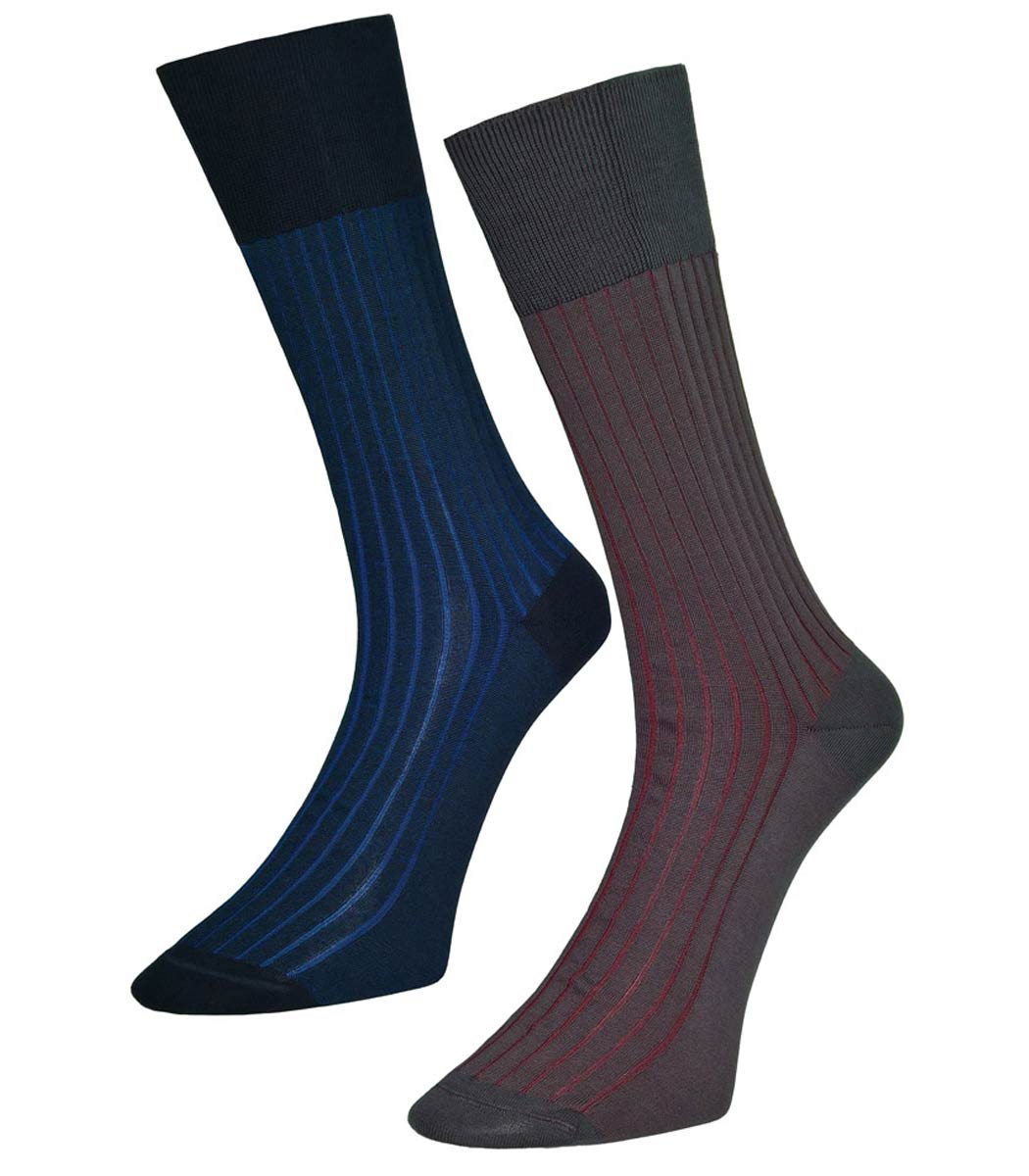 Cotton men's socks with ribbed structure