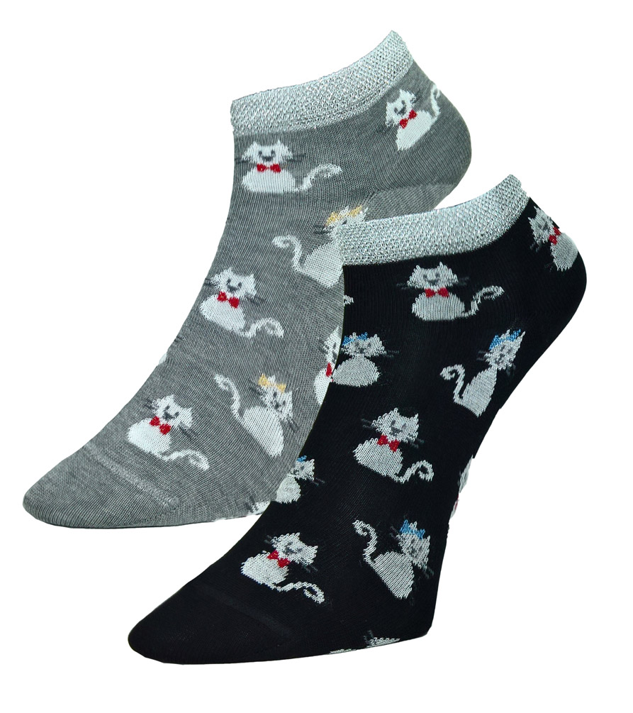 Ladies sneaker socks with kitten